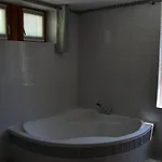 Villa Large House With Parking, 30 Min To Prague Center