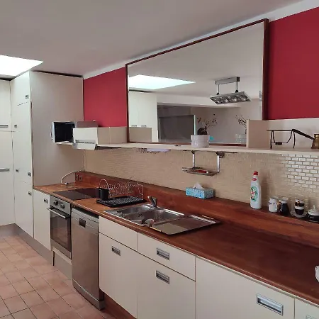Large House With Parking, 30 Min To Prague Center