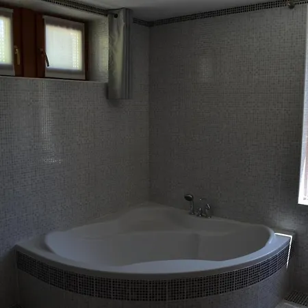 فيلة Large House With Parking, 30 Min To Prague Center
