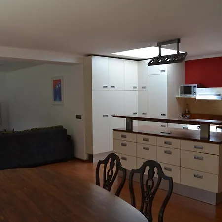 Large House With Parking, 30 Min To Prague Center فيلة *