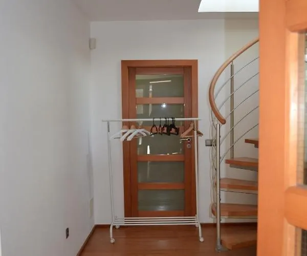 Large House With Parking, 30 Min To Prague Center Villa *