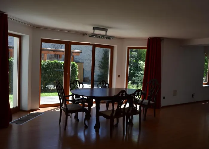 Large House With Parking, 30 Min To Prague Center Villa