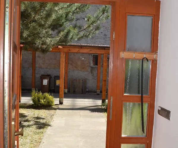 Villa Large House With Parking, 30 Min To Prague Center *