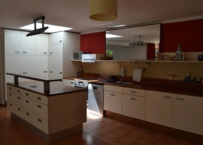 Large House With Parking, 30 Min To Prague Center