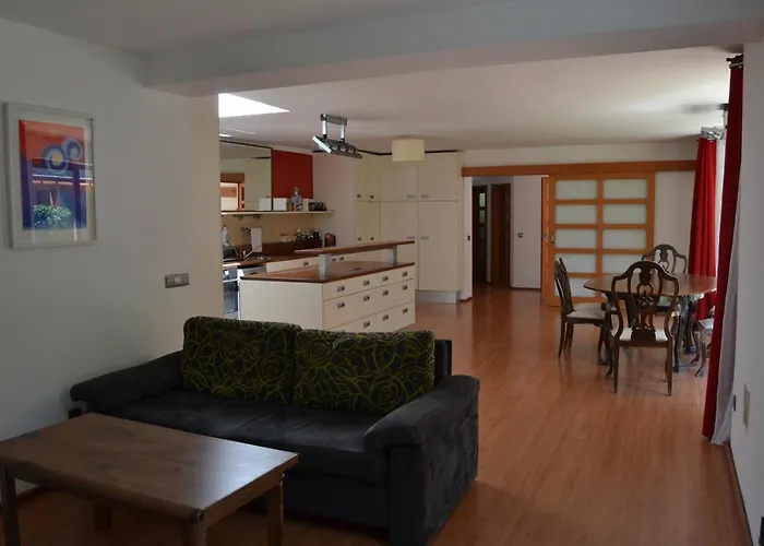 Large House With Parking, 30 Min To Prague Center *