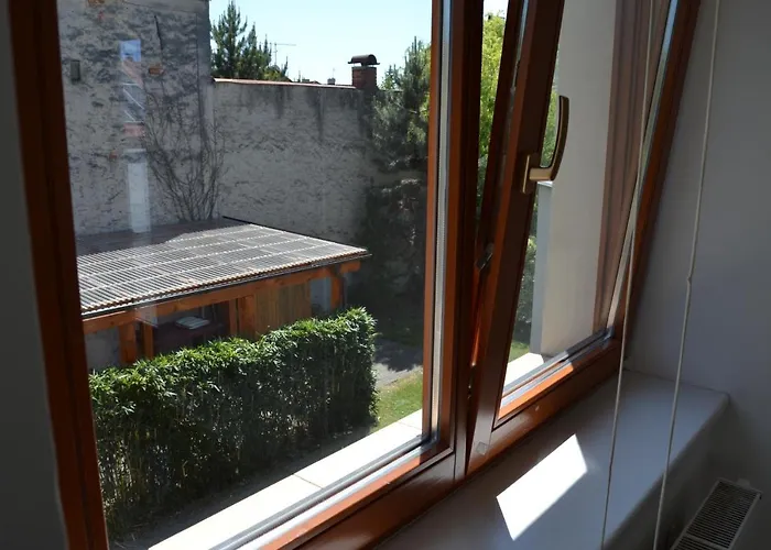 Large House With Parking, 30 Min To Prague Center Uvaly (Central Bohemian)