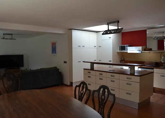 Large House With Parking, 30 Min To Prague Center Villa *